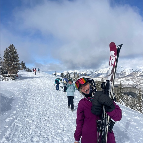 Meet your Posher, Emily - Picture 1 of 6